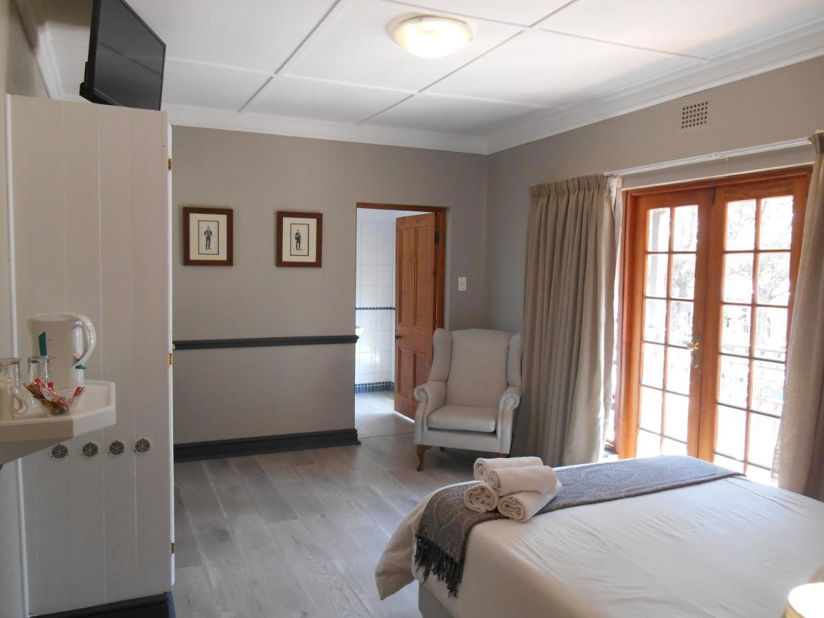 Oakwood Lodge Bloemfontein Exterior photo A room at the hospital